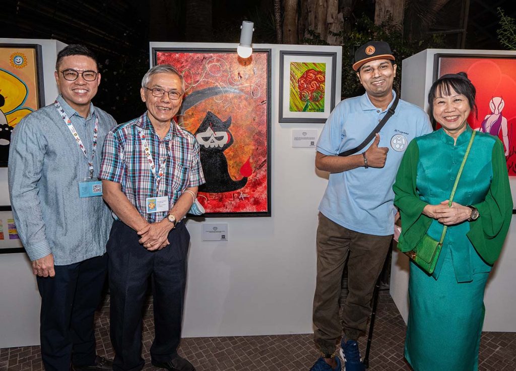 From Left: Dr Kevin Tay- CCF Chairman, Associate Prof Ho Peng Kee - CCF Patron, Mr Ariffin Nasir - Young Aspiring Artist & CCF Beneficiary, Ms. Jane Ittogi - Guest of Honour